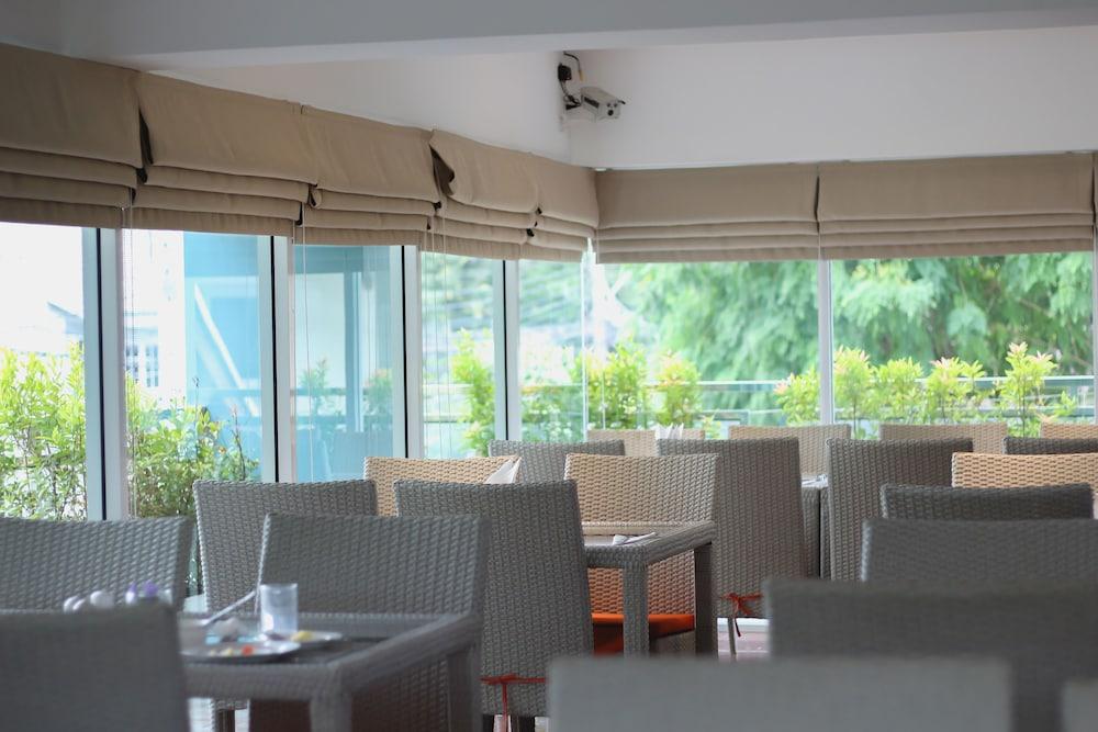 בנגקוק Maverick Ratchada Hotel מראה חיצוני תמונה