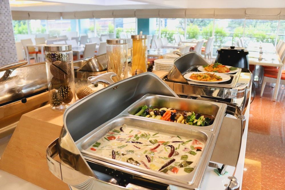 בנגקוק Maverick Ratchada Hotel מראה חיצוני תמונה