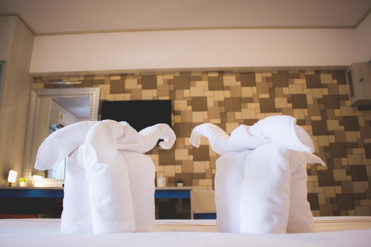בנגקוק Maverick Ratchada Hotel מראה חיצוני תמונה