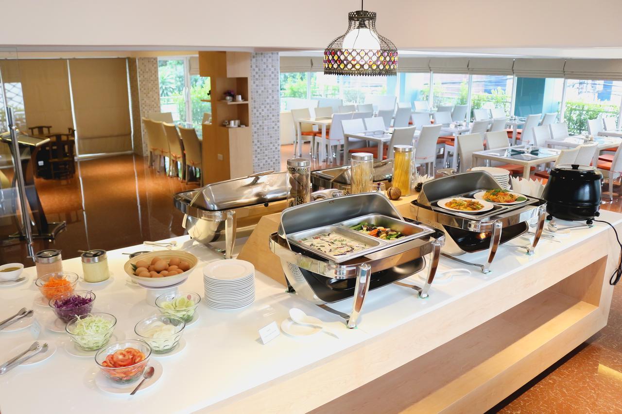 בנגקוק Maverick Ratchada Hotel מראה חיצוני תמונה
